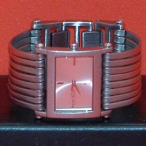 Women‘s White House Black Market 27-303 Watch